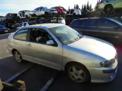Véhicule à la ferraille seat cordoba (6k1, 6k2) 1.8 t 20v cupra de l'année 2001 alimenté ayp