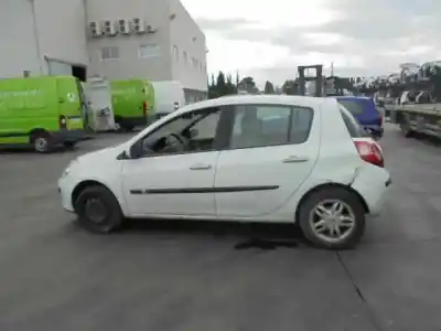 Scrapping Vehicle renault clio iii k9kt7 of the year 2006 powered k9kt7