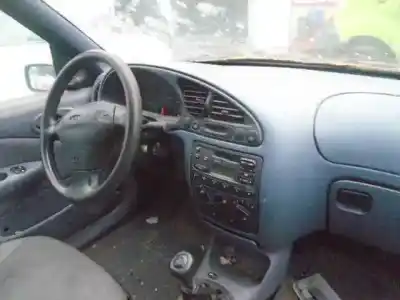 Sloopvoertuig ford fiesta berlina d/rtj van het jaar 1997 aangedreven rtj