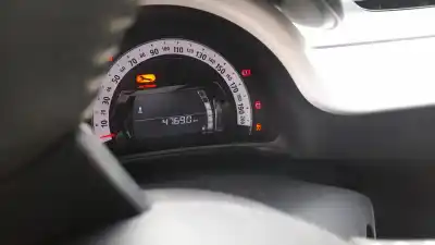 Здавання транспортного засобу renault twingo iii h4b401 року 2016 потужний h4b401