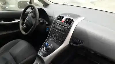 Scrapping Vehicle toyota auris (e15) 2zrfxe of the year 2010 powered 2zrfxe