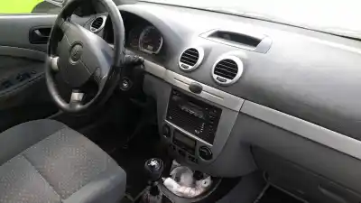 Vehículo de desguace daewoo lacetti cdx del año 2004 con motor t18sed