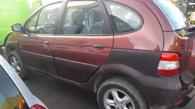 Scrapping Vehicle renault scenic rx4 (ja0) f4r744 of the year 2001 powered f4r744