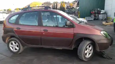 Scrapping Vehicle renault scenic rx4 (ja0) f4r744 of the year 2001 powered f4r744