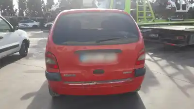 Véhicule à la ferraille renault scénic i monospace (ja0/1_, fa0_) 1.9 dti (ja1u) de l'année 2001 alimenté f9q744