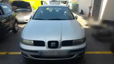 Здавання транспортного засобу SEAT LEON (1M1) 1.6 16 V року 2005 потужний AUS