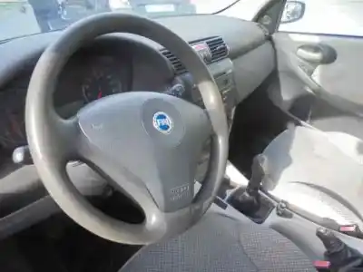 Sloopvoertuig fiat stilo multi wagon (192) 192a1000.937a7000 van het jaar 2004 aangedreven 192a1000