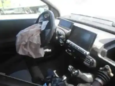 Здавання транспортного засобу citroen c4 cactus 9h06 року 2015 потужний 9h06
