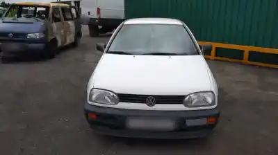Veicolo di demolizione VOLKSWAGEN GOLF III (1H1) 1.6 dell'anno 1995 alimentato AEA