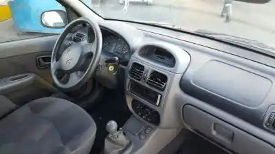 Scrapping Vehicle renault clio ii fase i (b/cb0) f9qr7 of the year 2001 powered f9qr7