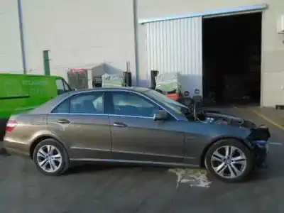 Здавання транспортного засобу mercedes-benz clase e (w212) lim. 642850 року 2011 потужний 642850