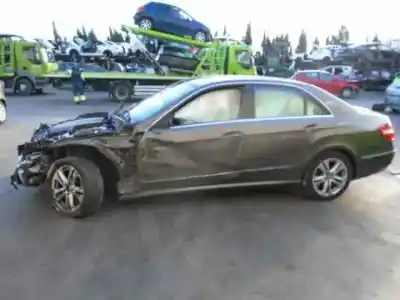 Здавання транспортного засобу mercedes-benz clase e (w212) lim. 642850 року 2011 потужний 642850