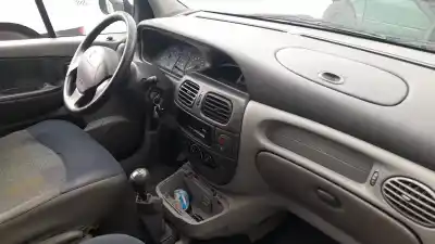Verschrottungsfahrzeug renault scénic i monospace (ja0/1_, fa0_) 1.9 dti (ja1u) des jahres 2001 angetrieben f9q744