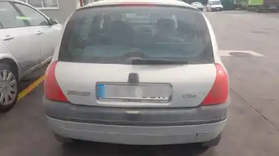 Veicolo di demolizione renault clio ii fase ii (b/cb0) d7f726 dell'anno 2000 alimentato d7f726