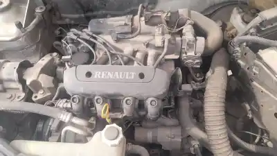Veicolo di demolizione renault clio ii fase ii (b/cb0) d7f726 dell'anno 2000 alimentato d7f726