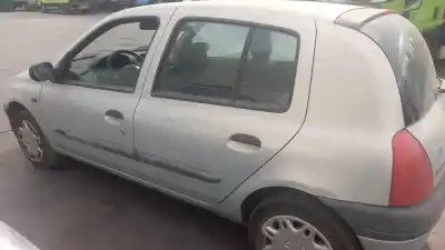 Veicolo di demolizione renault clio ii fase ii (b/cb0) d7f726 dell'anno 2000 alimentato d7f726