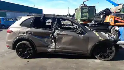 Здавання транспортного засобу porsche cayenne (92a) 4.8 turbo року 2012 потужний m4852