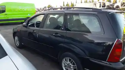 Здавання транспортного засобу ford focus familiar (cak) f9da року 2002 потужний f9da