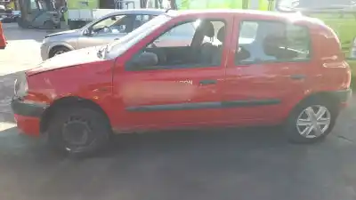 Scrapping Vehicle renault clio ii fase i (b/cb0) d7f720 of the year 2000 powered d7f720