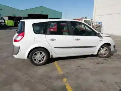 Veicolo di demolizione renault scénic ii (jm0/1_) 1.9 dci (jm0g, jm12, jm1g, jm2c) dell'anno 2005 alimentato f9q812