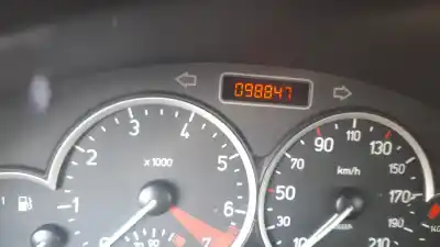 Veicolo di demolizione peugeot 206 cc cc dell'anno 2006 alimentato nfu