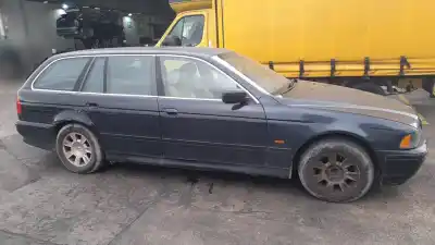Scrapping Vehicle bmw 5 touring (e39) 525 d of the year 2001 powered 256d1