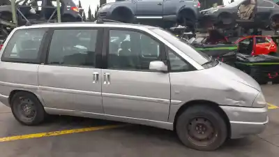 Veicolo di demolizione peugeot 806 rhz(dw10ated) dell'anno 2002 alimentato rhz