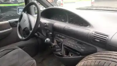 Veicolo di demolizione peugeot 806 rhz(dw10ated) dell'anno 2002 alimentato rhz