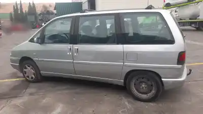 Veicolo di demolizione peugeot 806 rhz(dw10ated) dell'anno 2002 alimentato rhz