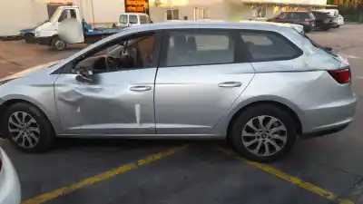 Здавання транспортного засобу seat leon st (5f8) cxxb року 2015 потужний cxxb