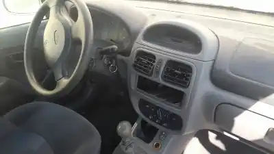 Здавання транспортного засобу renault clio ii fase i (b/cb0) f8q630 року 2001 потужний f8q630