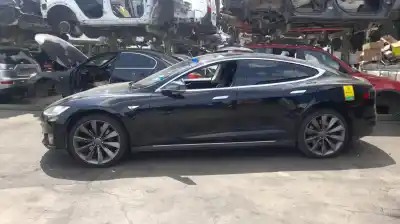 Здавання транспортного засобу tesla                                              model s                                                                                                                                                                                                                                                    basis                                                                                                                                                                                                                                                      року 2012 потужний 