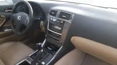 Здавання транспортного засобу lexus is (ds2/is2) 2adfhv року 2006 потужний 2adfhv
