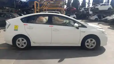 Veicolo di demolizione toyota prius (_w3_) 1.8 plug-in hybrid (zvw30) dell'anno 2011 alimentato 2zr
