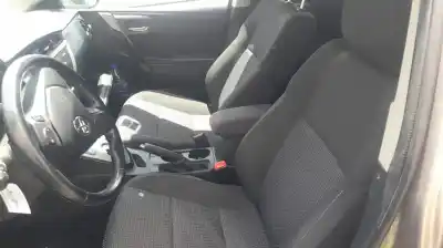 Здавання транспортного засобу toyota auris (e18) 2zr року 2015 потужний 2zr