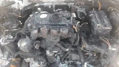 Véhicule à la ferraille volkswagen passat b6 variant (3c5) 2.0 tdi 16v de l'année 2005 alimenté bkp