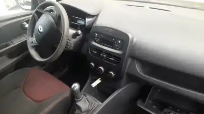Veicolo di demolizione renault clio iv d4fd7 dell'anno 2015 alimentato d4fd7