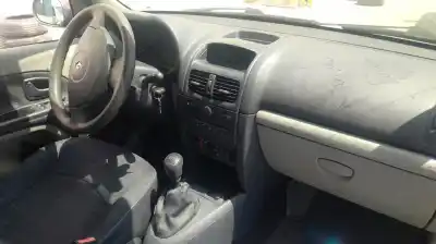 Здавання транспортного засобу renault clio ii fase ii (b/cb0) d7f726 року 2003 потужний d7f726