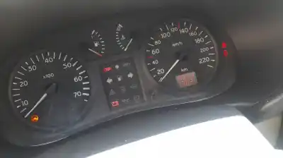 Здавання транспортного засобу renault clio ii fase ii (b/cb0) d7f726 року 2003 потужний d7f726