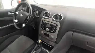 Veículo de Sucata ford focus berlina (cb4) d-hhda do ano 2010 alimentado hhda