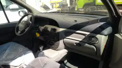 Verschrottungsfahrzeug renault scénic i monospace (ja0/1_, fa0_) 1.4 16v (ja0d, ja1h, ja0w, ja10) des jahres 1999 angetrieben k4j750
