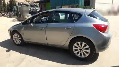 Véhicule à la ferraille opel astra j berlina 5p a16xer de l'année 2010 alimenté a16xer