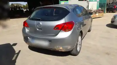Véhicule à la ferraille opel astra j berlina 5p a16xer de l'année 2010 alimenté a16xer