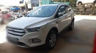 Здавання транспортного засобу ford kuga (cbs) m8mc року 2017 потужний m8mc