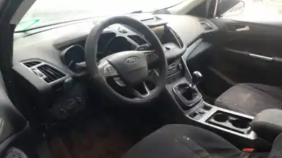 Здавання транспортного засобу ford kuga (cbs) m8mc року 2017 потужний m8mc