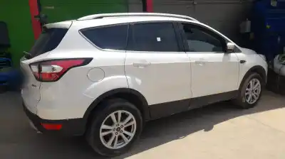 Здавання транспортного засобу ford kuga (cbs) m8mc року 2017 потужний m8mc