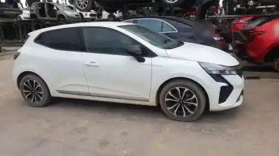 Veículo de Sucata renault clio v h4d480 do ano 2024 alimentado h4d480