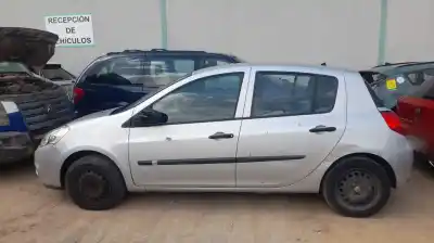 Veículo de Sucata renault clio iii k9k768 do ano 2010 alimentado k9k768