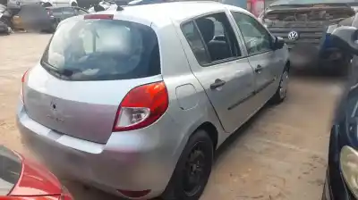 Veículo de Sucata renault clio iii k9k768 do ano 2010 alimentado k9k768