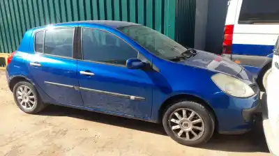 Véhicule à la ferraille renault clio iii k9k768 de l'année 2008 alimenté k9k768